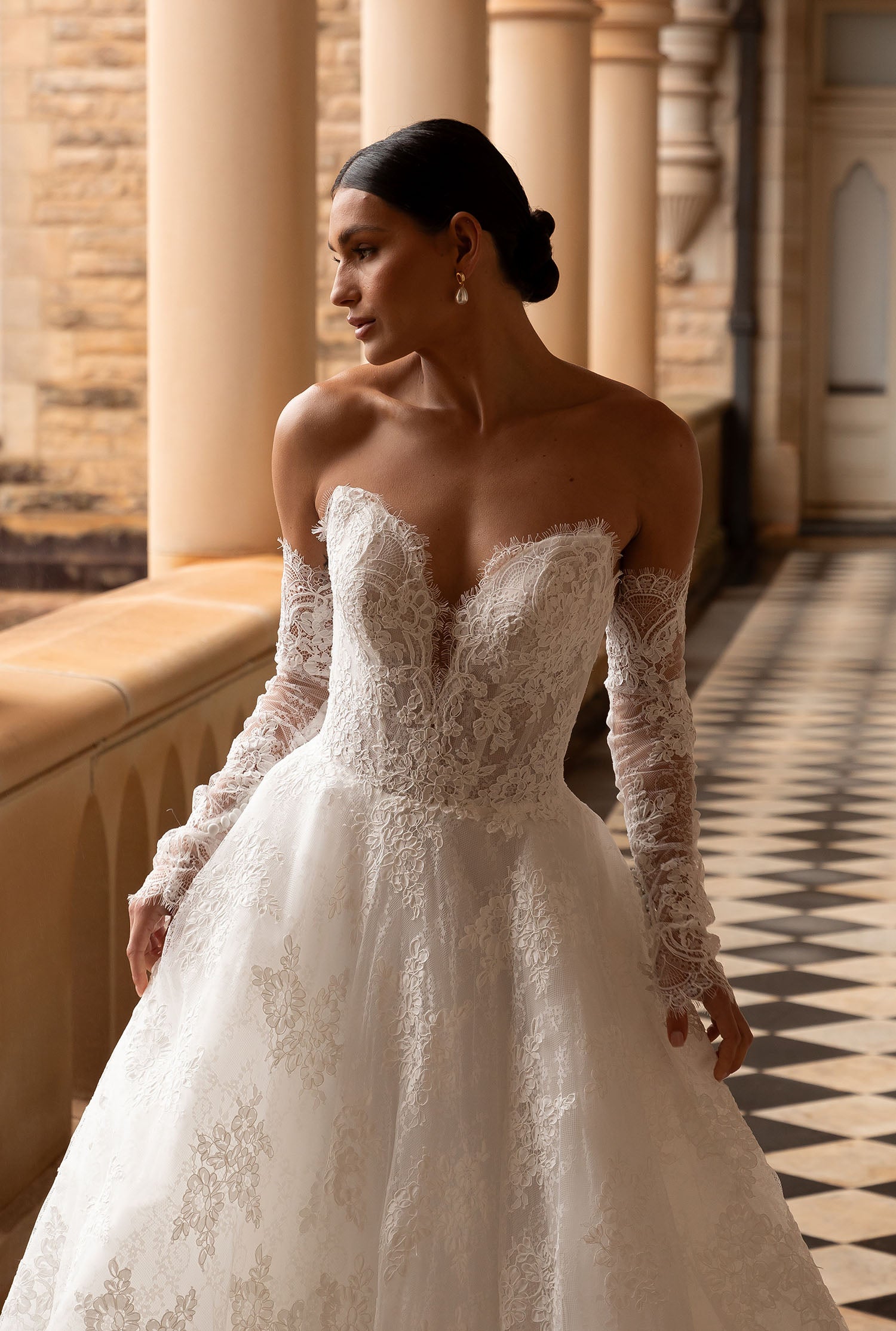 alexandra lace wedding dress reviews Discover the Stunning Monique Lhuillier Alexandra Wedding Dress