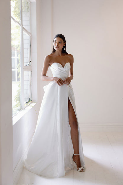 AMIRA